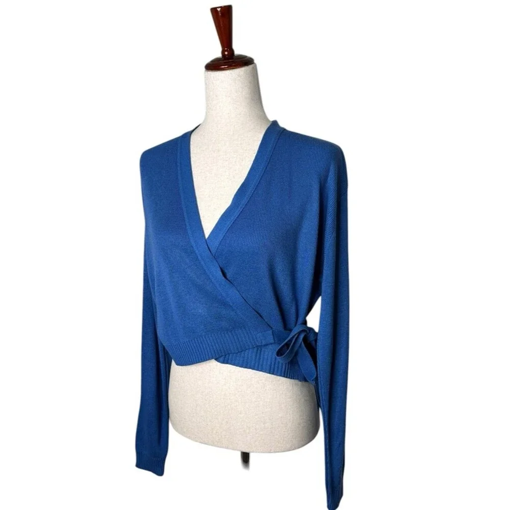 MODA INT’L made in USA Y2K Blue Wrap-Style Sweater. Cropped. Vintage. Layers.
